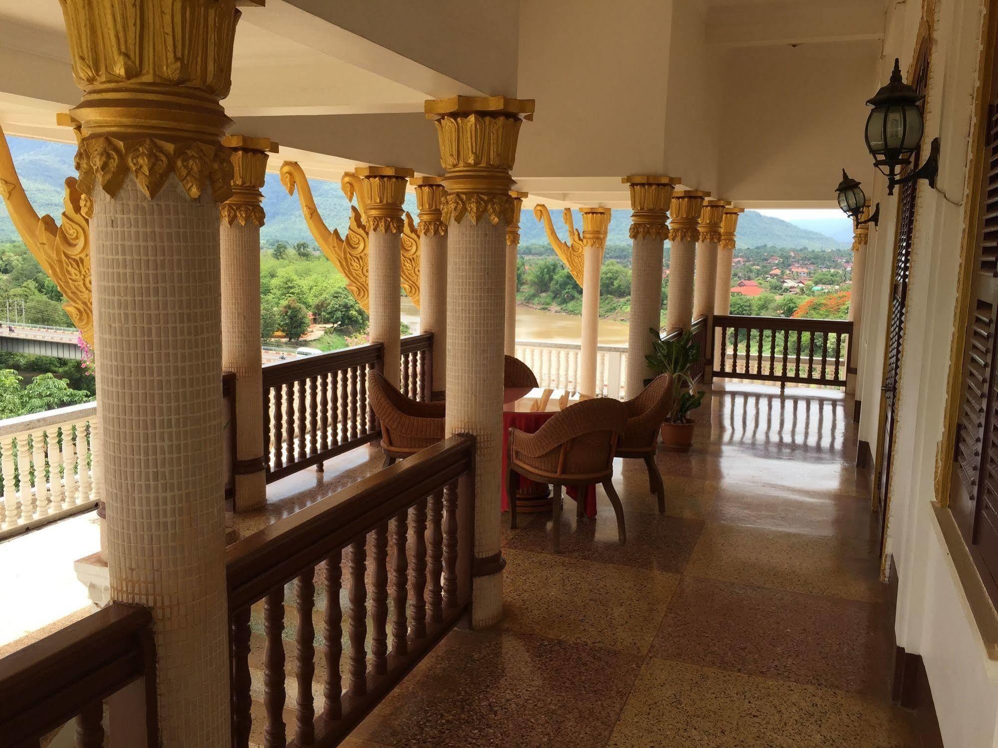 Champasak Palace Hotel Паксе Екстер'єр фото