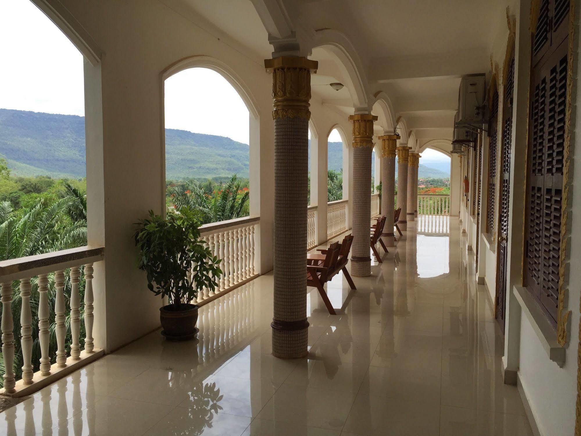 Champasak Palace Hotel Паксе Екстер'єр фото