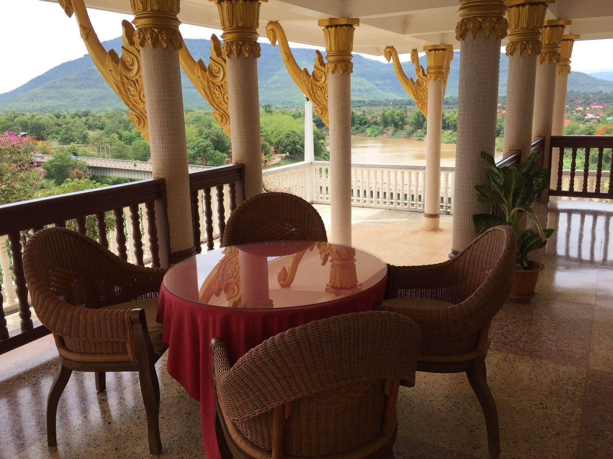 Champasak Palace Hotel Паксе Екстер'єр фото