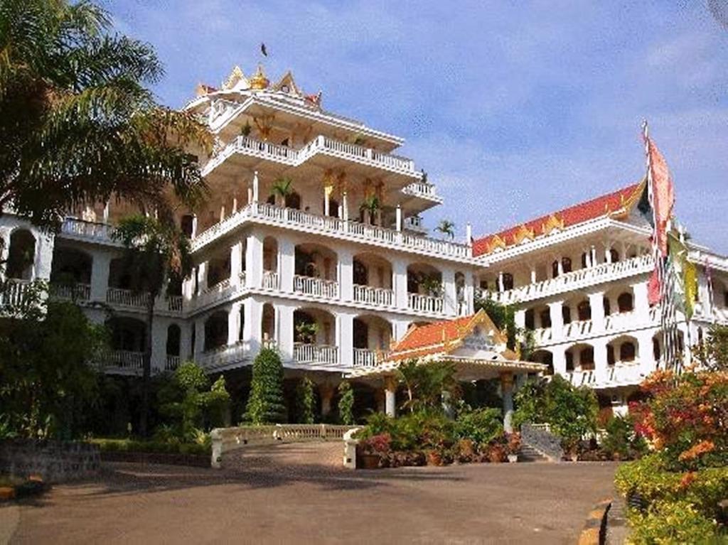 Champasak Palace Hotel Паксе Екстер'єр фото